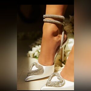 MISS LOLA - LOVE LANGUAGE EMBELLISHED HEART HEEL PUMPS - WHITE 6.5